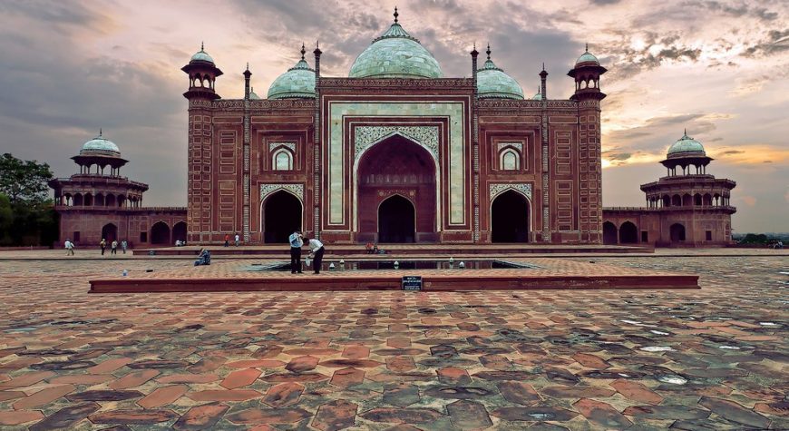 Mosque at the Taj Mahal (Agra, India)